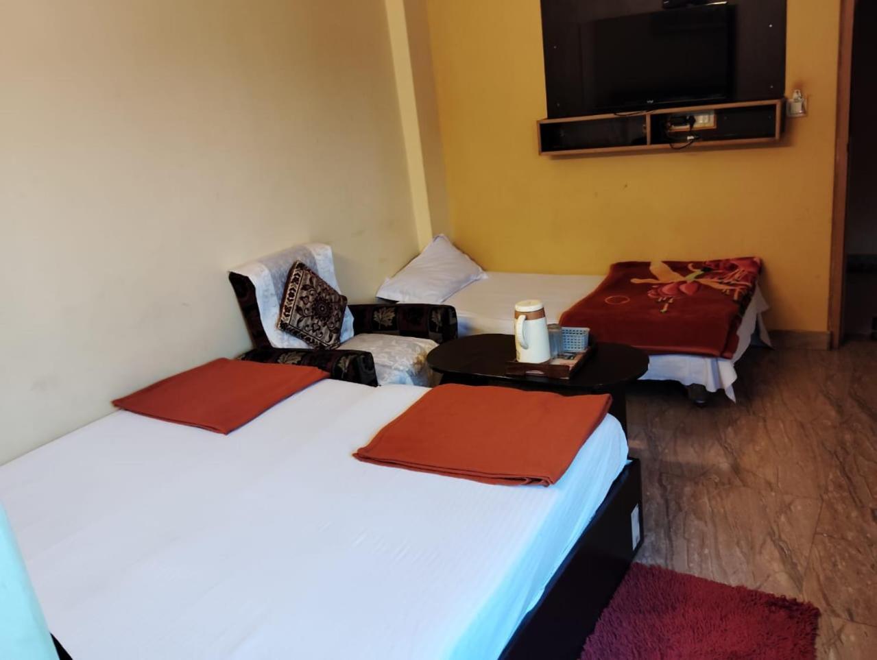 Ds Residency Varanasi-Prime Location-Parking Exterior photo