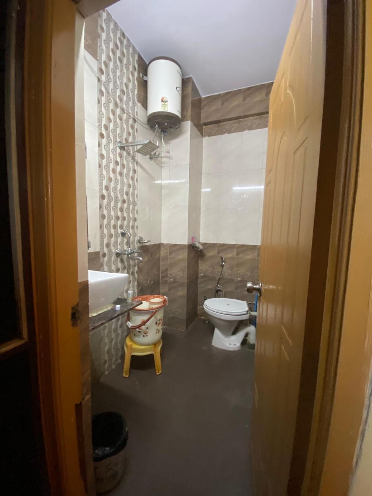 Ds Residency Varanasi-Prime Location-Parking Exterior photo
